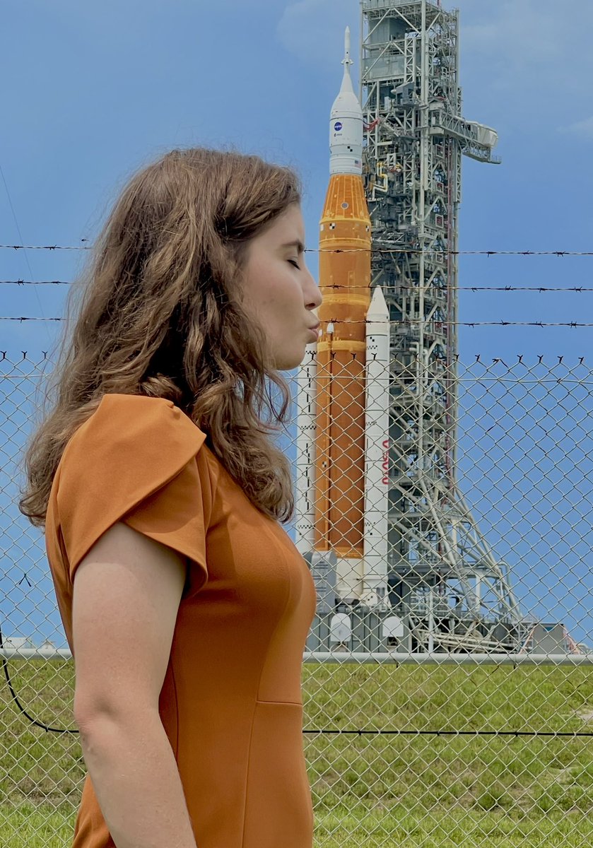 RocketGirlHarp's tweet photo. Launch Critical Personnel 🤩🧡
#NASAArtemis #WeAreGoing #nasa #WomenInSTEM https://t.co/GJ6NlIpCHL