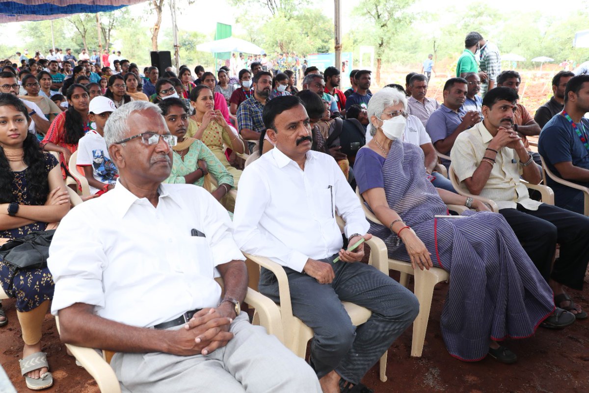 SagarGreen's tweet photo. A Miyawaki Tree Plantation Drive (2200 saplings) was organised by @Tweetsiruthuli Team. I am very Thankful to @Tweetsiruthuli to gave an opportunity to share about my Team "Green Warriors" in the Grand Event. #siruthuli #bosch #Annauniversity #bgswcsr  #greenwarriors #aurcc https://t.co/s3R0PSyrle
