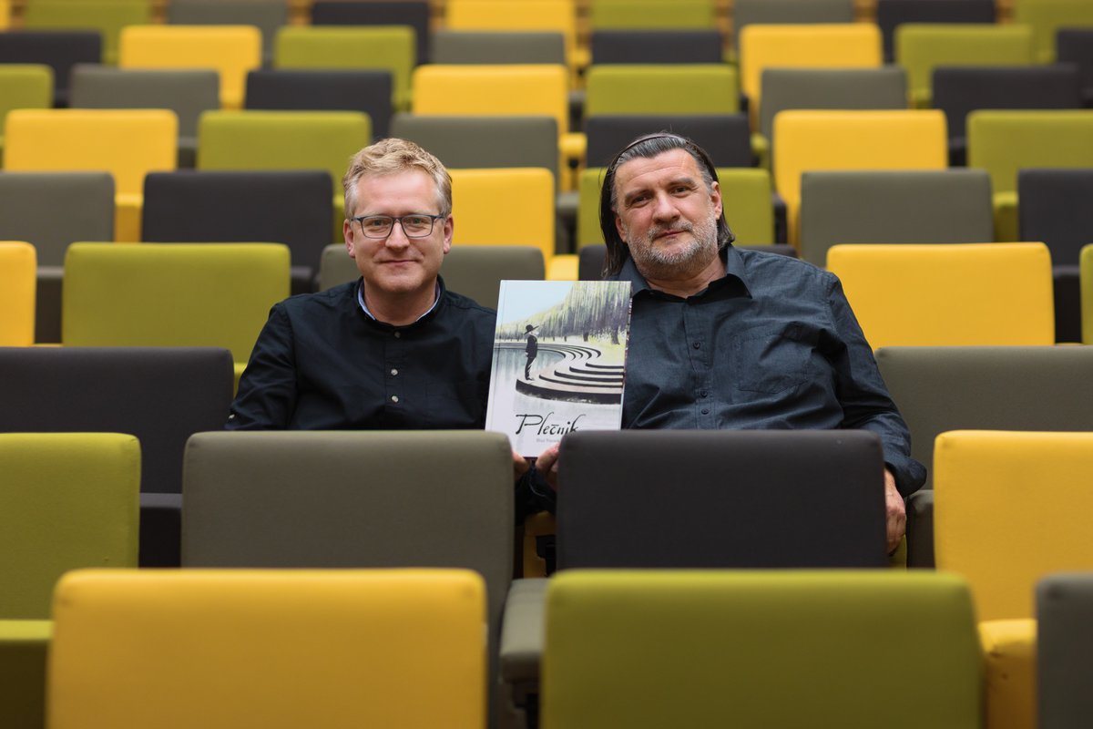 Jutri se začenja festival Mesto knjige 2022! Ob 19h vabljeni na otvoritev razstave Zoran Smiljanić &amp; Blaž Vurnik: Biografski strip na Delpinovo ulico 10, kjer bosta avtorja v pogovoru predstavila delo na obeh stripovskih albumih, Cankar: Podobe iz življenja in Plečnik (in pika).