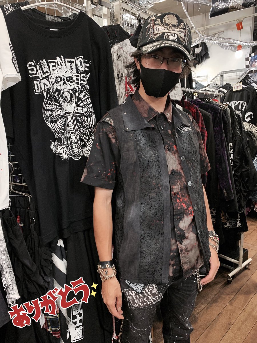 regulus69's tweet photo. 📸#レグルスお客様スナップ
#DESTROY狂 に包まれ昨日も今日も遊びに来てくれたお兄さん♩いつもありがとうございます!!!本日も格好良く決まってるのでNOBUさん(@nobu_destroy )にお知らせします(°▽°)✨
またまた新作入ってますので遊びに来て下さいねーーー😍🙌🏻
#FINALROCK
#regulus https://t.co/tYmVny9Xtk