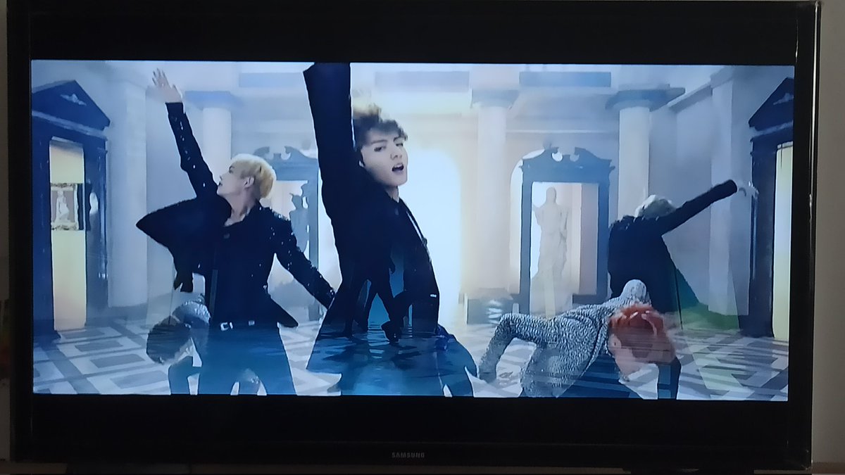Suga2504's tweet photo. El streaming de YouTube lo llevo fatal... No puedo hacer nada de mi vida diaria... Estoy pegada a la TV como tonta... Así no se puede 🤤🤤

#StreamHYYH
#HYYHSupremacy
#TodayWeFightForHYYH
BTS GLOBAL DOMINATION https://t.co/uVObk6ZmMb