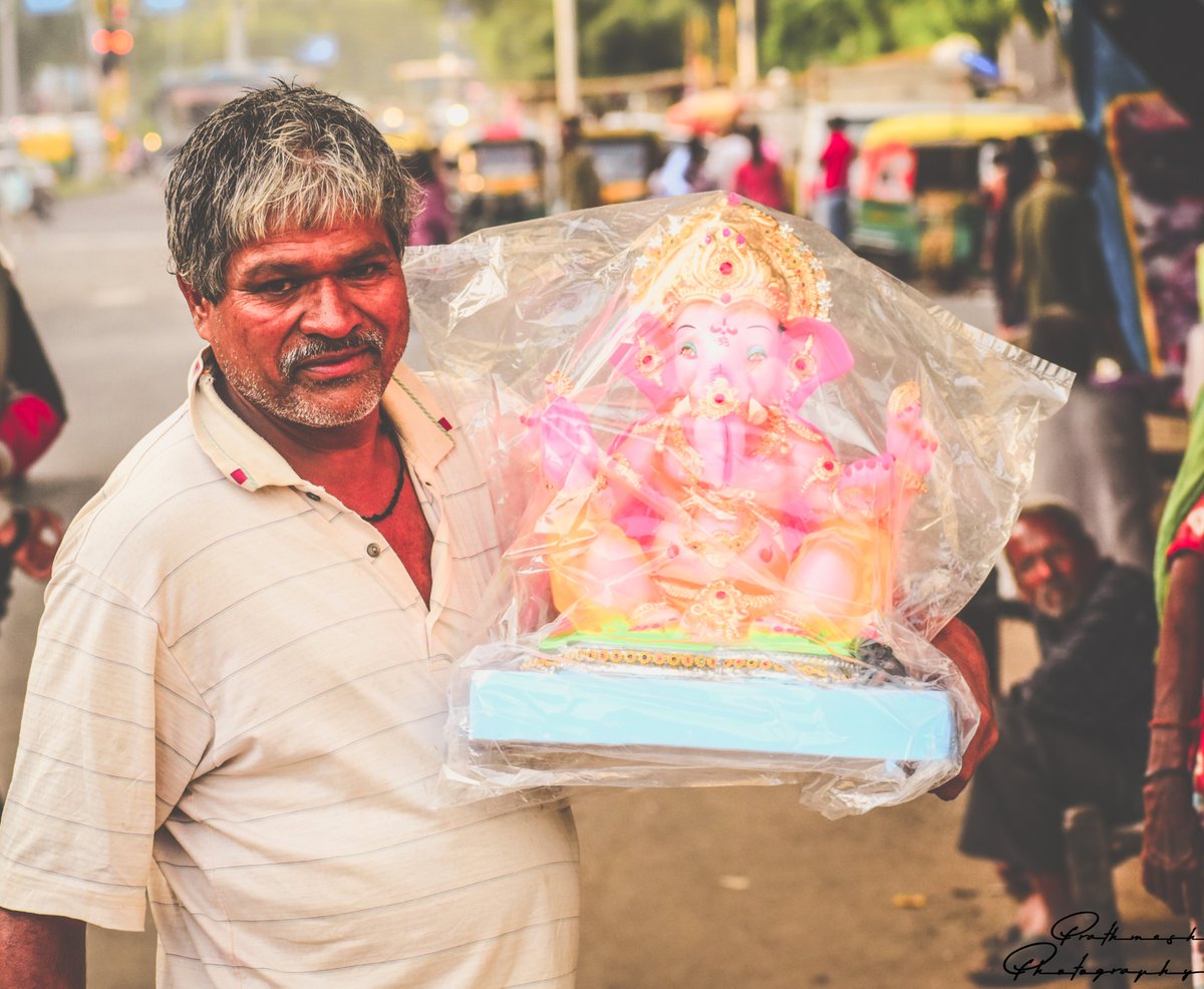 PrathmeshPhoto2's tweet image. God, give me the faith

A little child who trusts in god without questioning, who simply and gladly believes in god words without a doubt

#prathmeshphotography #natgeoindia #nikon #nikonphotography #natgeo #natgeoyourshot
#ganpatibappamorya #ahmedabad #ganesh #ganeshchaturthi