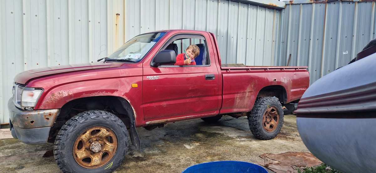 New shoes for this girl before we get into the dillisk. #rustyhilux #trustyhilux