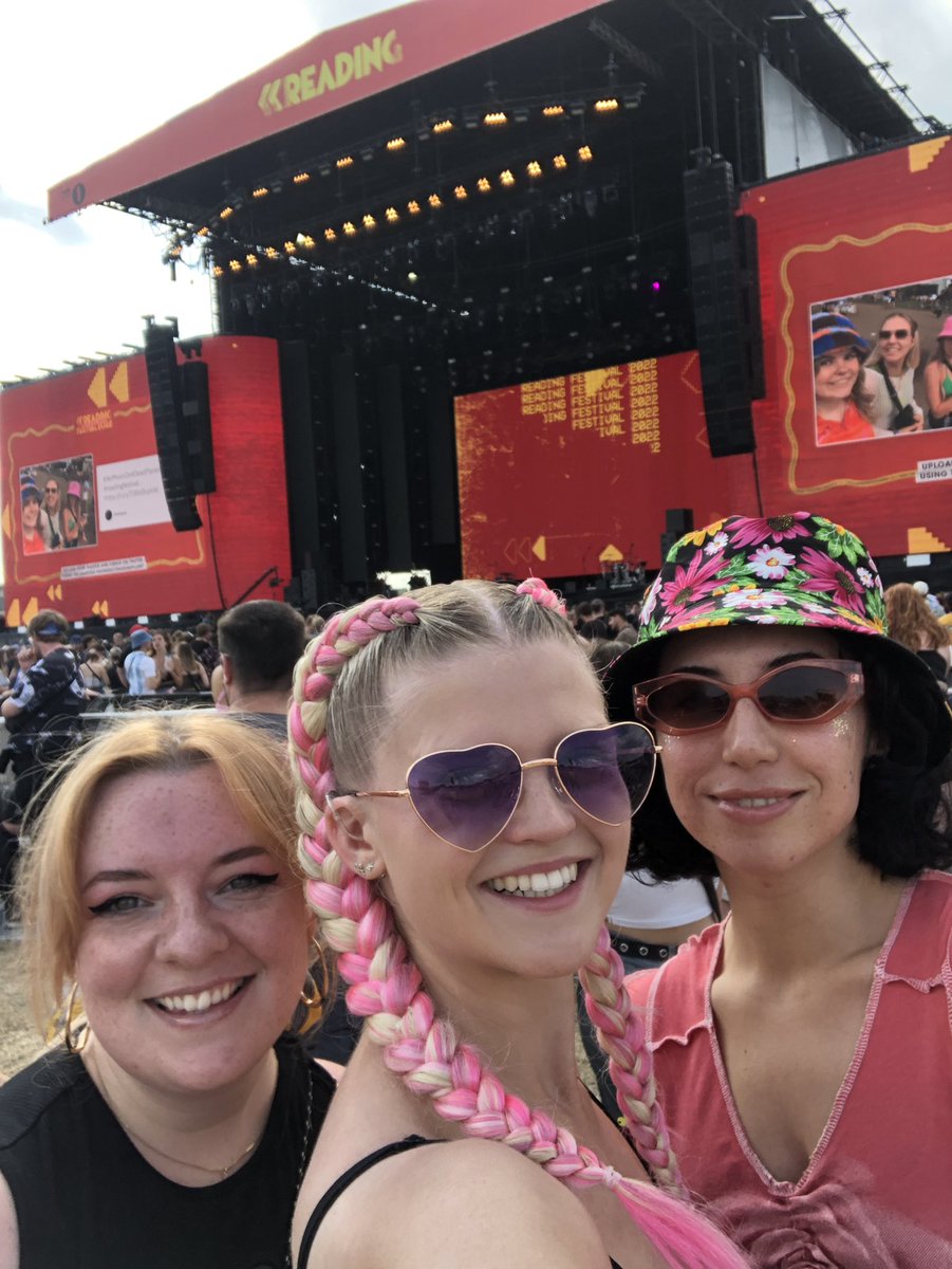 Waiting for Poppy! 
#NoMusicOnADeadPlanet