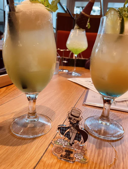 イベント後の謎の集まり(女王様丸飲みしてるうさ耳KPはさんの絵にワイが着色しました) 