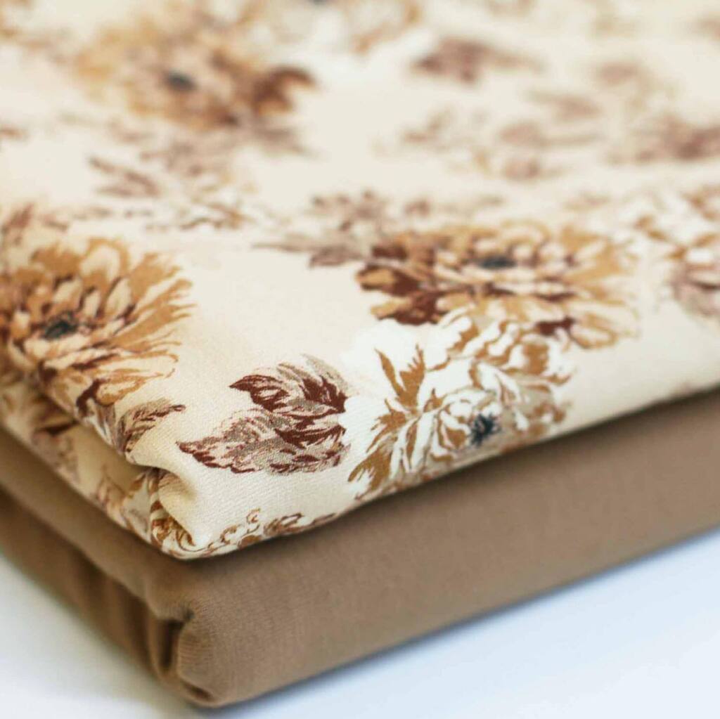 rijs_textiles's tweet photo. ARTISTIC FLOWER BEIGE PERFECT WITH DOUBLE GAUZE AND TRIPLE GAUZE CACAO #doublegauze #triplegauze #musselinstoff #fabricwholesale #rijstextiles #baumwolljersey #stoffgroßhandel https://t.co/WyN0lmtBgN