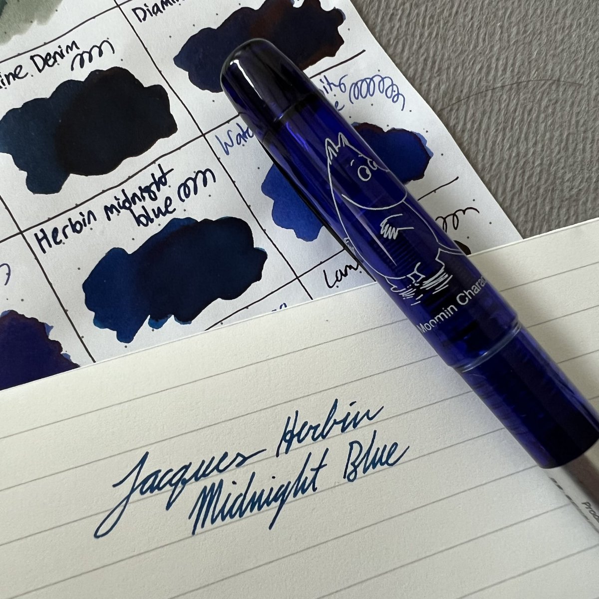 StudyWithBee's tweet photo. My current favorite pen + ink combo: Herbin Midnight Blue in a cute Moomin Platinum Preppy ❤️ #pentwt #fountainpens https://t.co/FUqhHCJSDr