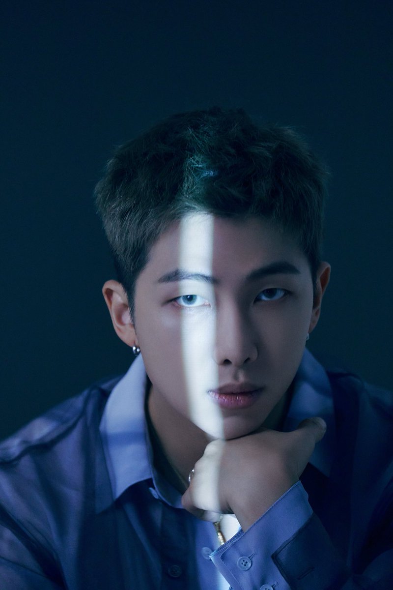 liana_apriliana's tweet photo. Seorang KIM NAMJOON/RM/NAMJOON/LEADER BTS tidak akan peduli dengan segala hujatan yang kalian buat karena orang yang membenci mu akan tetap membencimu by RM #rmbts #RM #KimNamjoon #KIMNAMJOON #NAMJOON #RMSTAN #namjoonstan #loveyourself #LoveMyself #BeYourself #Namjooning #ARMY https://t.co/gULAVwpUmf