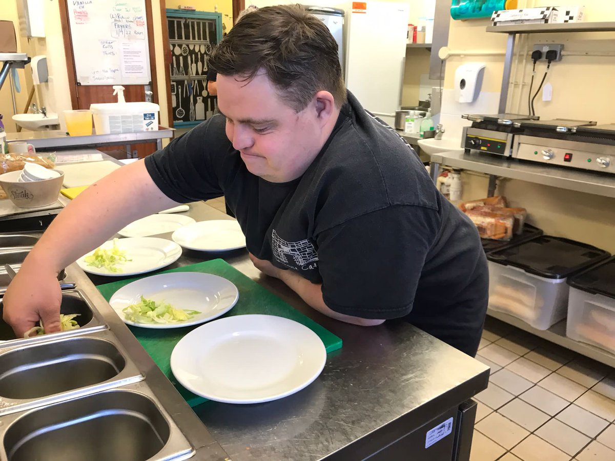 Muntsy's tweet media