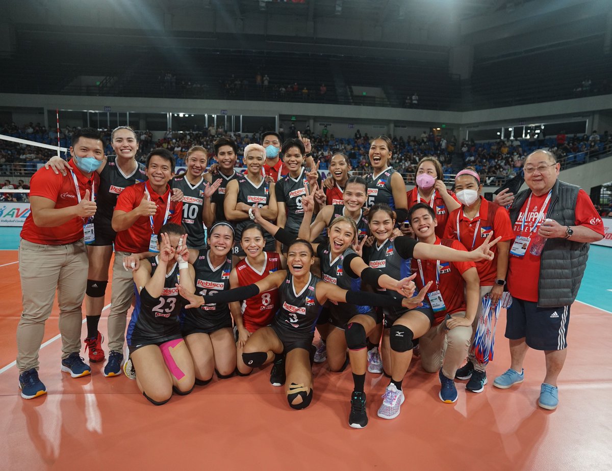 volleyball_phi's tweet photo. The Philippines edged Australia, 21-25, 25-19, 19-25, 25-18, 15-12, in a five-set thriller to boost its chances of finishing fifth in the AVC Cup for Women Sunday at the Philsports Arena.

Read more: https://t.co/zpkeIKNXaf https://t.co/SfFAUcu8to