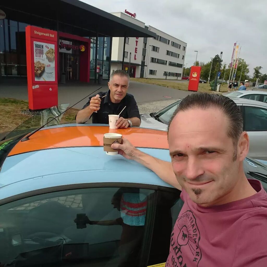 RealMenRealCars's tweet photo. Koffietijd! ☕
#carbagerun #carbagerunNL #carbagerun2022 #carbagerunzomereditie #carbagerunsummeredition #carbagerunmontenegro #carbagerunner #carbagerunners #realmenrealcars #teamrealmenrealcars #realmen #car #cars #ford #fordracing #fordcougar #ford… https://t.co/fa6dZ1Yv9m https://t.co/9STfY7QxvH