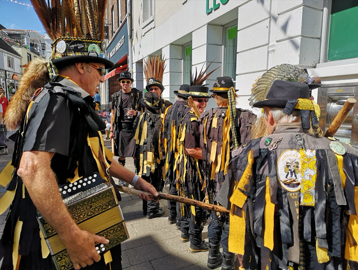 WreckersMorris's tweet photo. Yesterday, Squire (Chief of Operations, the one who must be obeyed - well that's what we let him thinkπ) decided to do a kit inspection. Heaven knows why - surely he would know we would pass with flying colours! π€£π
#kitinspection #morrisdancing #cornishmorris #bordermorris https://t.co/HRnHnCzzSj
