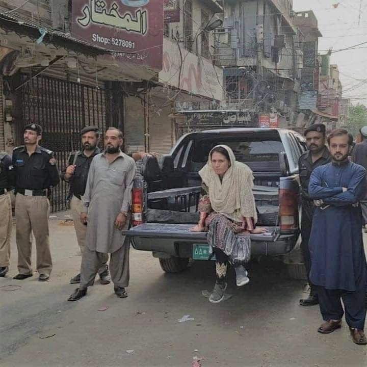 momentmemori's tweet photo. ADC Nowshehra Quratulain Wazir, The real &amp; exemplary civil servant 🇵🇰 https://t.co/nYKGtbhRrd