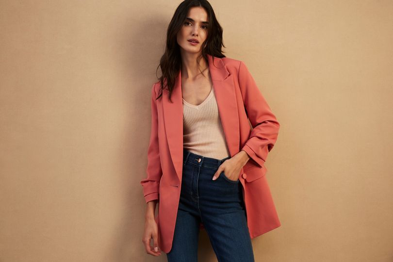 ParcTrostre's tweet photo. How gorgeous does this coral blazer from @Matalan look? 😍 The perfect piece to help you transition from summer to autumn. Shop in-store today.

#Llanelli #shopping #womensfashion #style #seasonalfashion #lookgoodfeelgreat https://t.co/l5f7BjYEjs