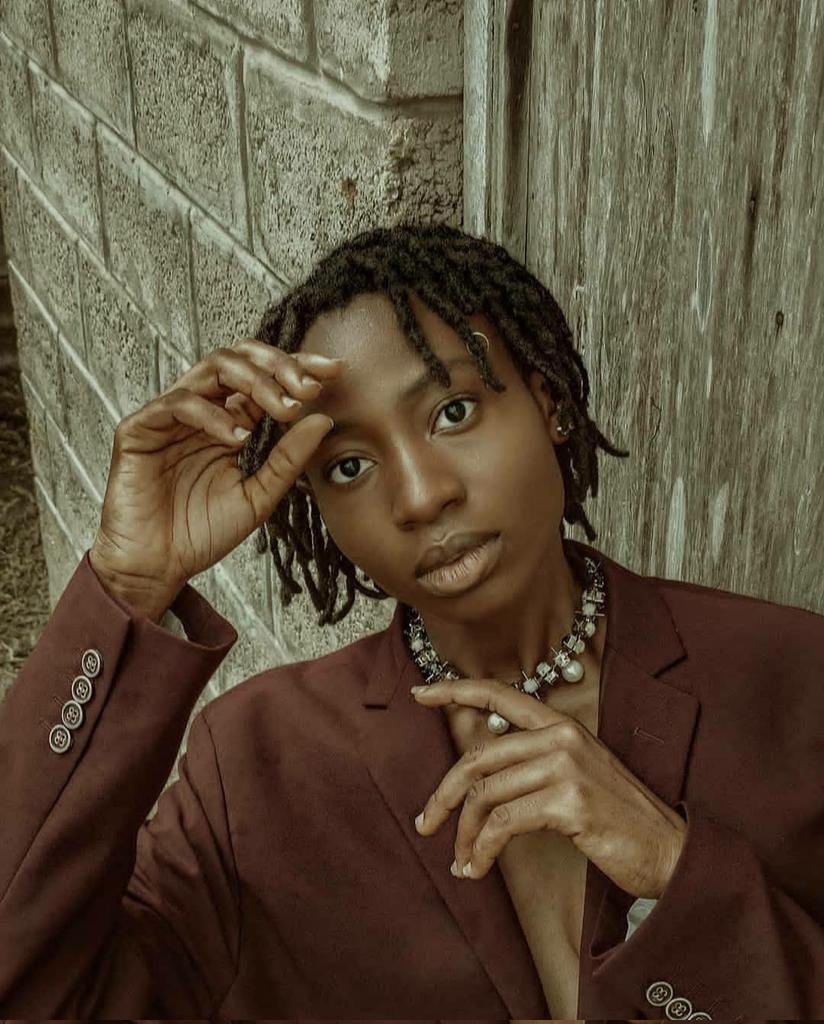 Hi my name is Banji Andrew, 
I am a Nigeria mobile photographer that's  want to photograph  a cover for <a href="/voguemagazine/">Vogue Magazine</a> . Just like <a href="/misanharriman/">Misan Harriman</a> .and I will keep working  towards it .so help me God ❤