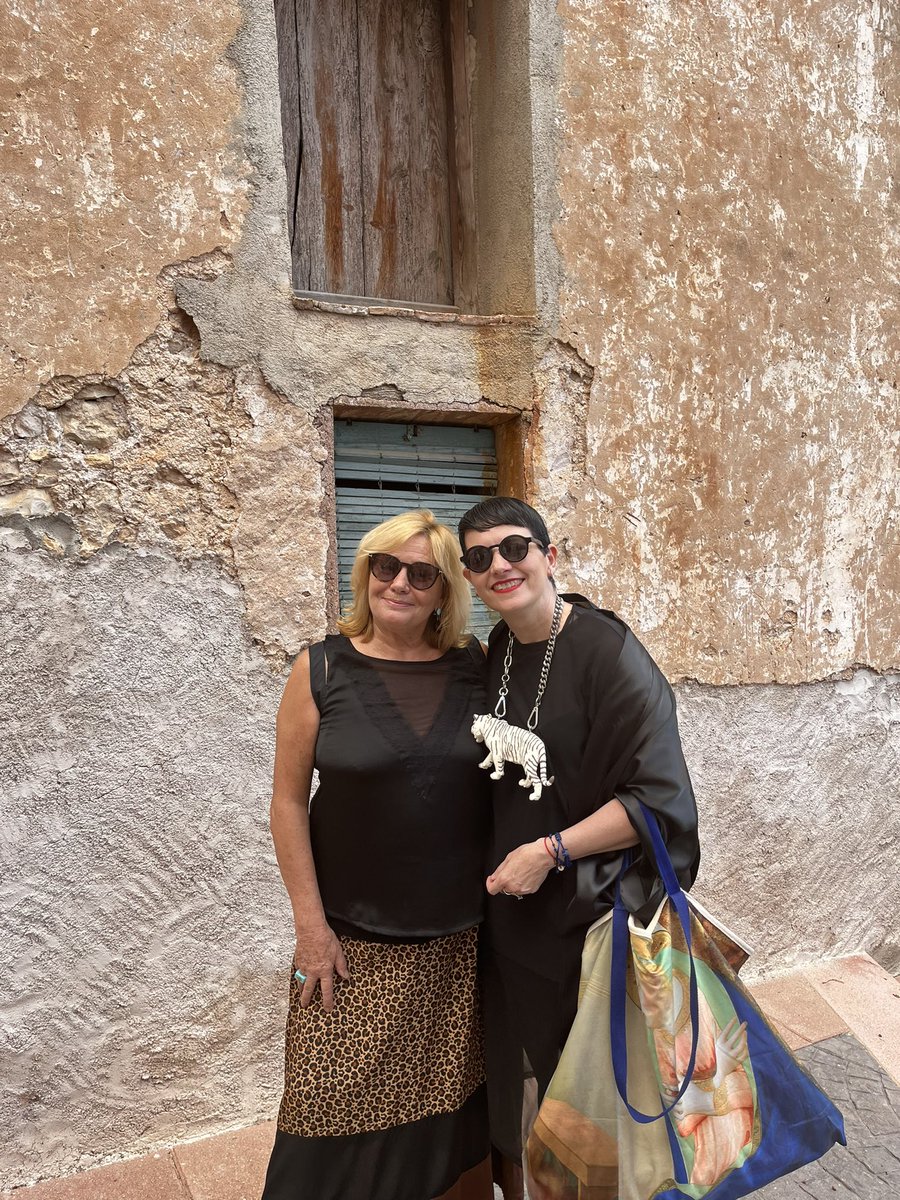 Cintaran's tweet photo. #capvespresmàgics #amicsart #momentssorpresa #instasunics #cartoixa #pentone #castelldelanau #Gaià #culturaivi https://t.co/gS1bjaFJTw