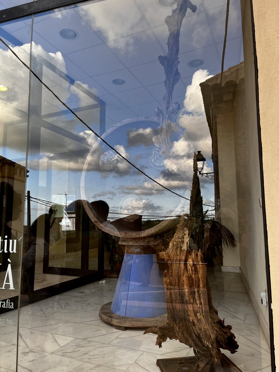 Cintaran's tweet photo. #capvespresmàgics #amicsart #momentssorpresa #instasunics #cartoixa #pentone #castelldelanau #Gaià #culturaivi https://t.co/gS1bjaFJTw