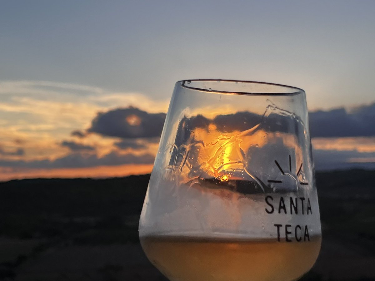 Cintaran's tweet photo. #capvespresmàgics #amicsart #momentssorpresa #instasunics #cartoixa #pentone #castelldelanau #Gaià #culturaivi https://t.co/gS1bjaFJTw