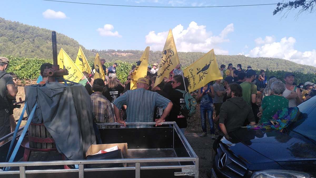 Les Soulèvements de la terre tweet media