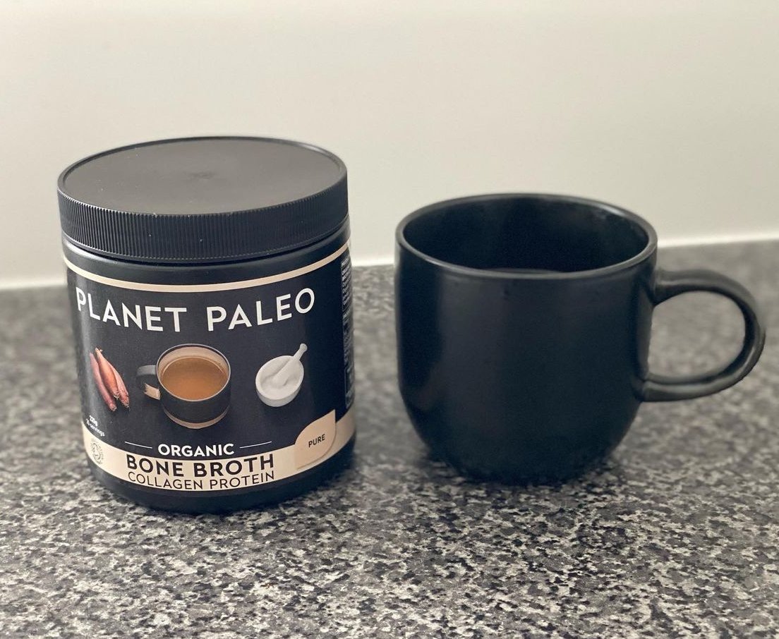 PlanetPaleo's tweet photo. ✨ Healthy Habits ✨

If you are looking to change your dietary habits, or get back into routine after summer why not try adding a daily cup of our nourishing bone broth 🦴

📸 @special.kay96 #planetpaleo #healthyhabits #bonebroth https://t.co/C51HFfJbsw