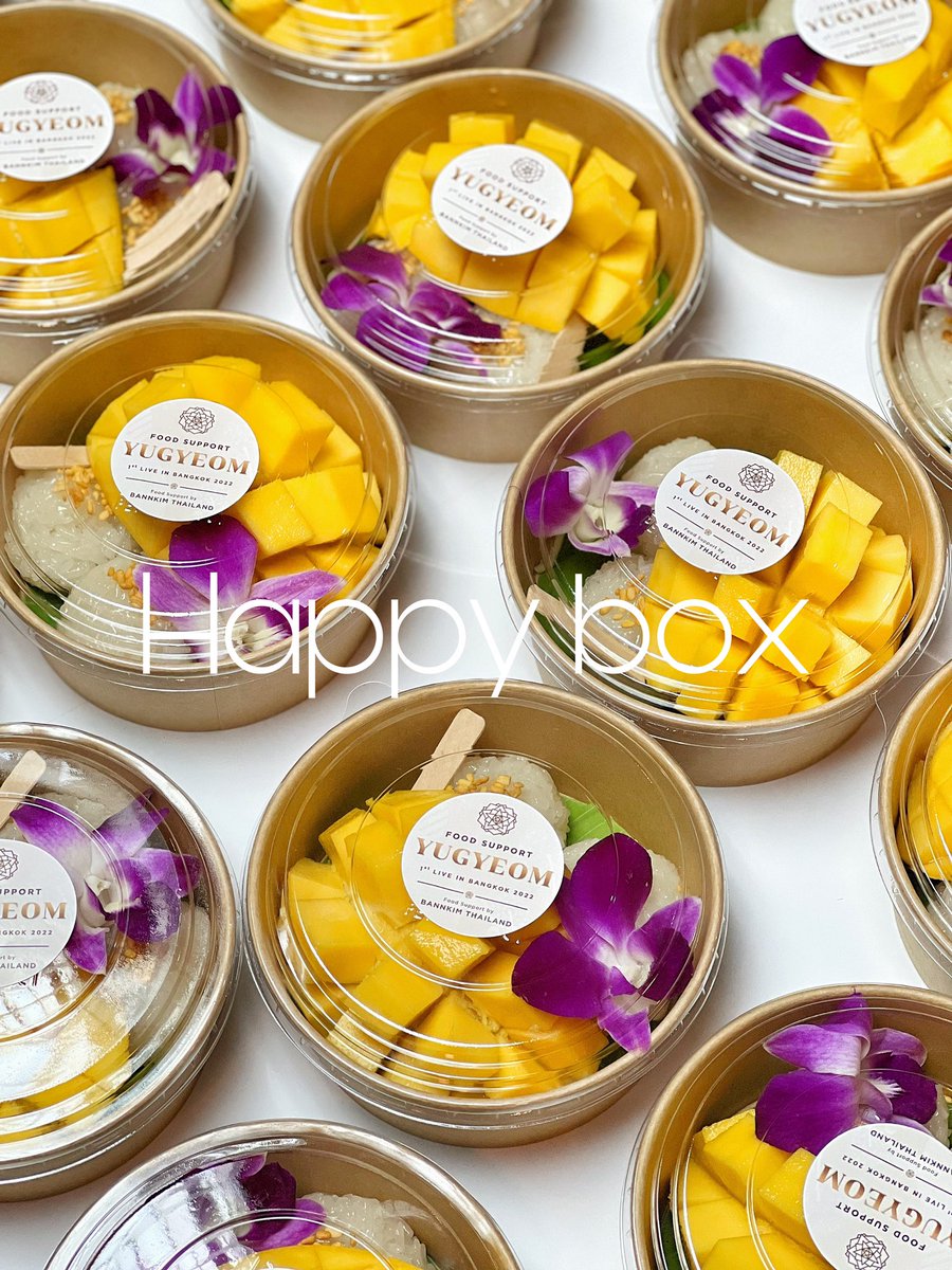 happybox8889's tweet photo. Thank you very much for choosing us to provide food support today❤️💕 

Hope you enjoy our delicious snack and drinks🥤🧃🍓🥝

#YUGYEOM 
#YUGYEOM1stLiveInBKK_D2 
#GOT7 https://t.co/D8lamZlz4m