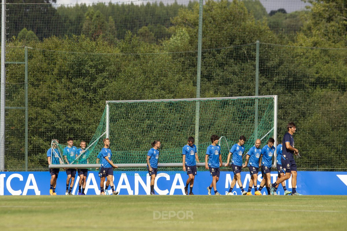 RCDeportivo's tweet photo. #OSNOSOS | Segunda semana de liga do Dépor aínda que será a do debut en competición https://t.co/ReIUX8j1Nl https://t.co/LnQE66XnPv