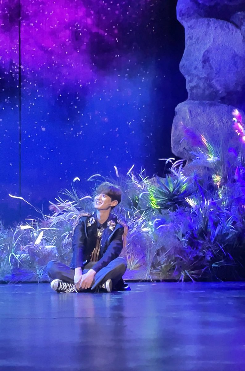 littledaedream's tweet photo. This                 with          This 
Chanyeol                          Chen https://t.co/XPevhMPtIb
