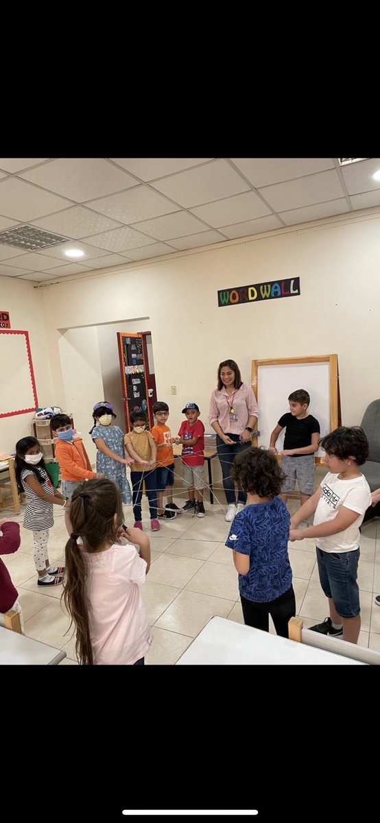 AnisRashid9's tweet photo. Grade 1 students understand how collaboration is important. What happens when a student leaves the web? @ISGDistrict @ISGDmm #grade1#isgschools#teamwork https://t.co/1NrBk9IL33