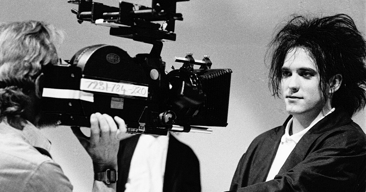 franceinter's tweet photo. “In between days” du groupe The Cure : un accès direct au succès, décrypté par @RebeccaManzoni dans #TubesNCo
➡️ https://t.co/rtBqVwMhmI https://t.co/P6UNpocsLY