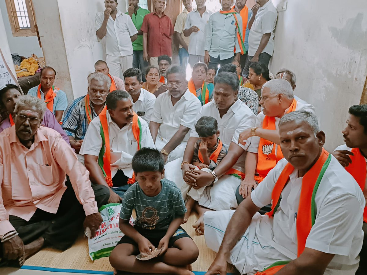 AKSaiJSaravanan's tweet photo. Today Our Hon'ble Minister @AKSaiJSaravanan Watched PM @narendramodi ji's #MannKiBaat at booth No -15 Koodappakam, of #Oussudu Mandal with Booth incharge and people's.
@blsanthosh @BlrNirmal @BJP4Puducherry https://t.co/ckxl7EBjug
