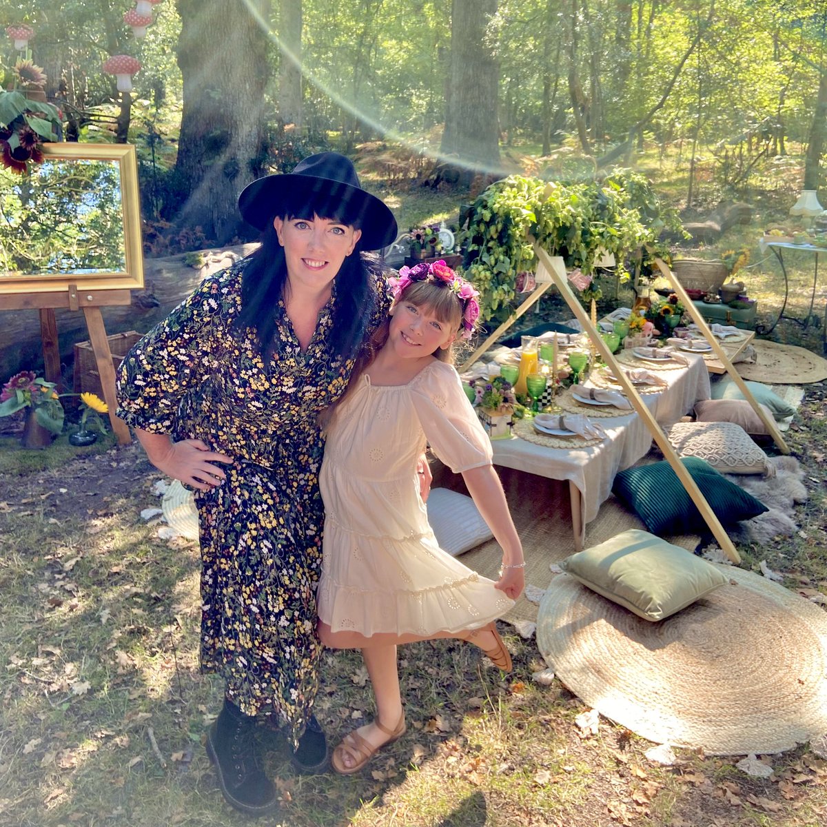 Bella and Dawn at Dear Mummy tweet media