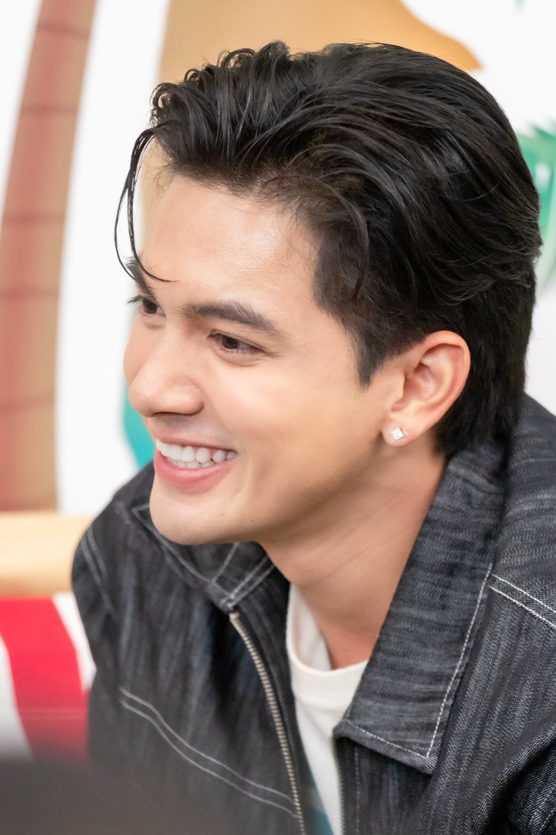 aorumm's tweet photo. ซูมให้เต็มเฟรมไปเลอออออ #เข้มหัสวีร์ https://t.co/qyqGXkk6Nv