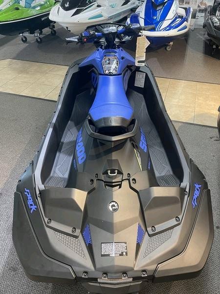 EAjebola's tweet photo. Jet skis shop https://t.co/fqUqXkS5Vo