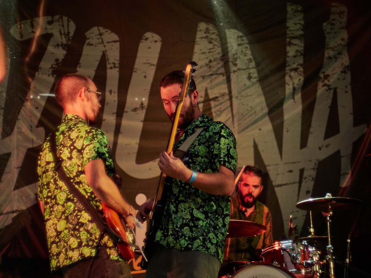 Hatortxurock's tweet photo. #HTX26 📸 Argazki bilduma
🎶 @hammondyorkband
.
.
.
#hatortxu #hammondyork #auzolana #elkartasuna #hatortxurock #musikajaialdia #jaialdia #denaketxera #zeruahelmuga #etxera https://t.co/xqKX8nK4ve