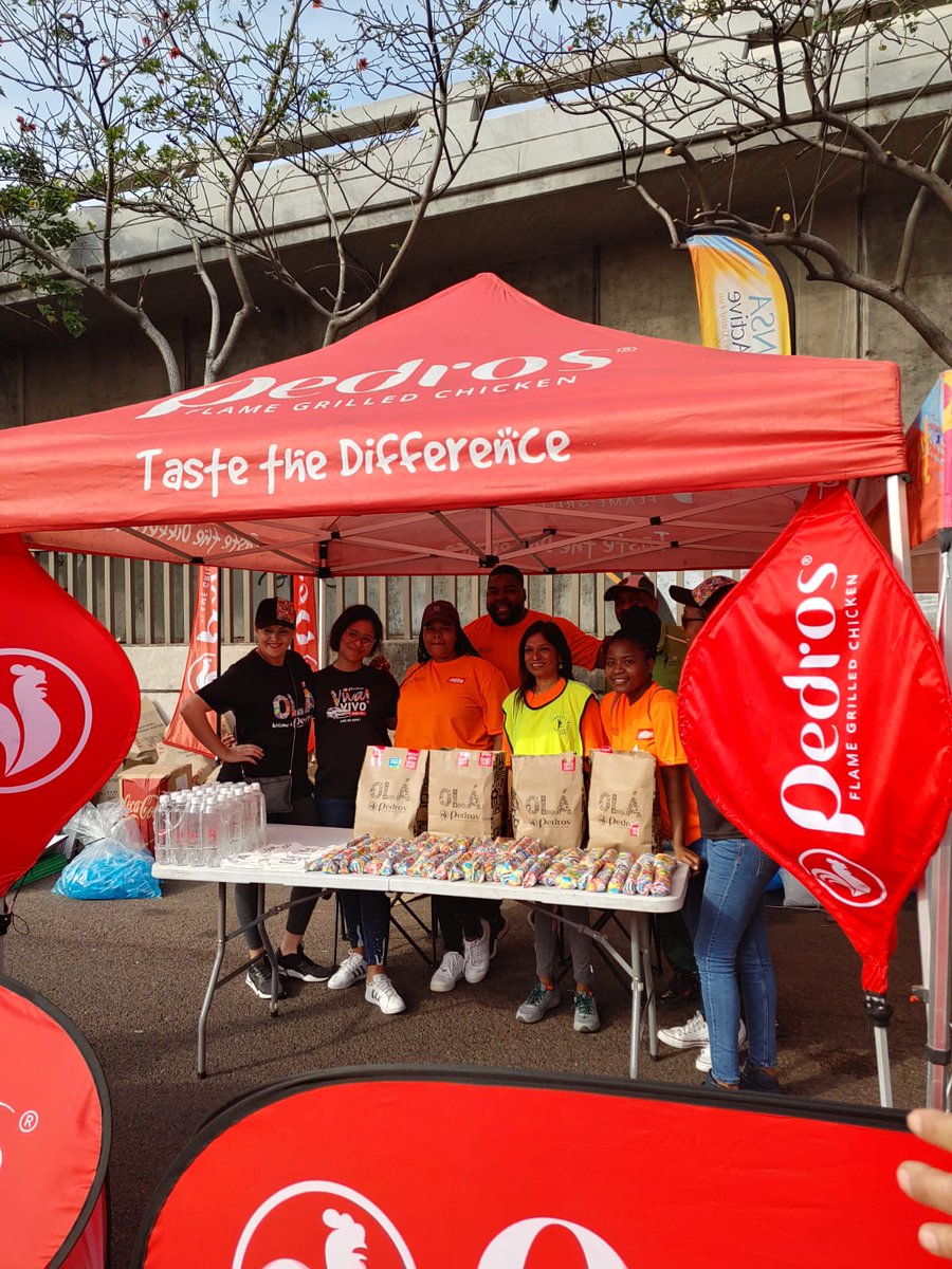 CANSA's tweet photo. Big thank you to Pedros Glenwood for sponsoring today's food for our hardworking volunteers at Comrades Marathon #CANSAActive waterpoint!
#TheReturn
#Sishayibuya
#TheUltimateHumanRace https://t.co/kObAFgGUOH