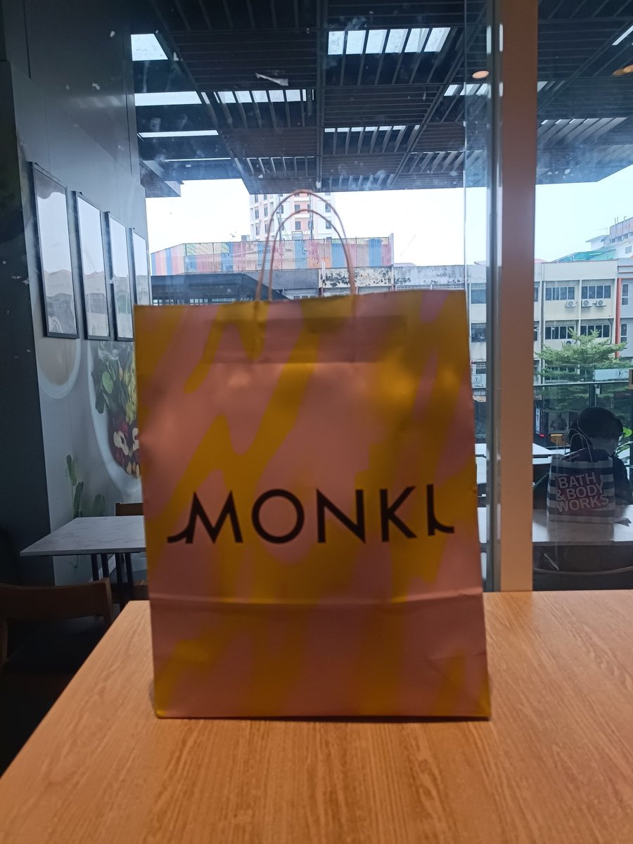 DreamProjectMY's tweet photo. Someone left their bag at our event. If this is yours, please pm us to collect it 😊 https://t.co/m8OCJPp4Rp