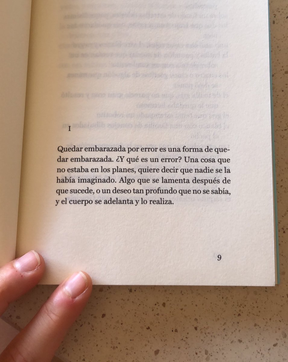 laotrapoesia's tweet photo. Empiezo "Madre soltera" de #MarinaYuszczuk. Editorial #LasAfueras 🫀. https://t.co/Sj63lm8sCm