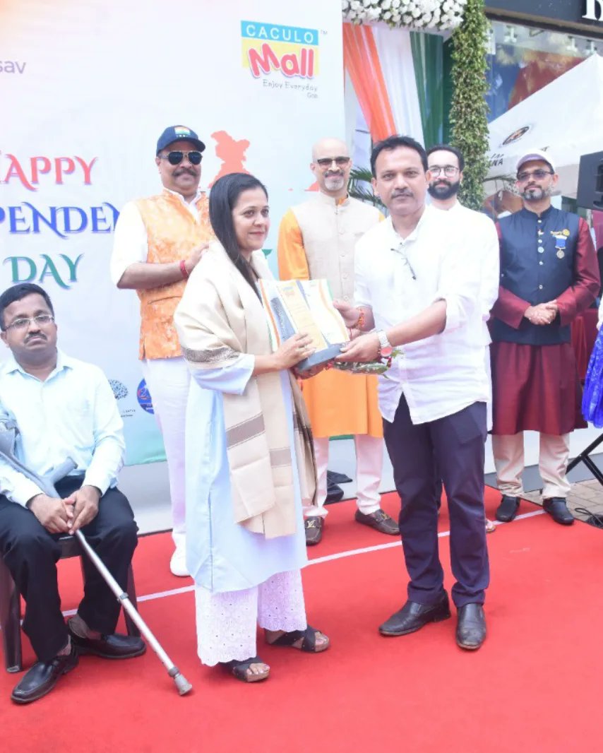 RCPanajiMT's tweet photo. RCPMT along with Caculo Mall, on the occasion of 75th Independence Day, felicitated Josephina Fernandes. She  is a sign language instructor and member of Goa association for the deaf working for deaf accessibility and empowerment. https://t.co/GI4zSIX29Q
