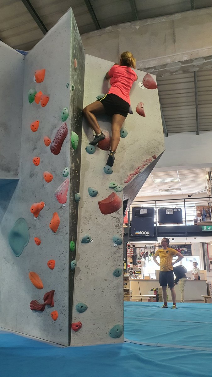 Took a break from work, tried bouldering and loved it.

#fit #littlethings #workout