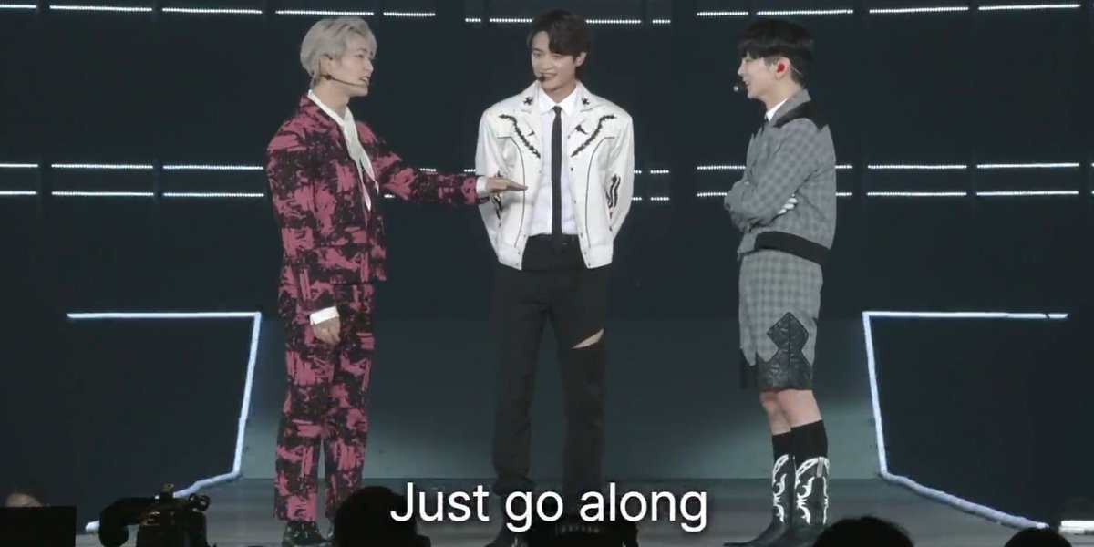sakura_tuanct's tweet photo. Everything's confusing in this world hahahaha they didn't depend on prompter, they just do whatever ment they want so they lose the flow but do they give a fuk? NO. Becz that's SHINee haahhaa
#ONEW #MINHO #KEY @SHINee #SHINee #SMTOWNLIVE2022_TOKYO https://t.co/2oDWj0990v
