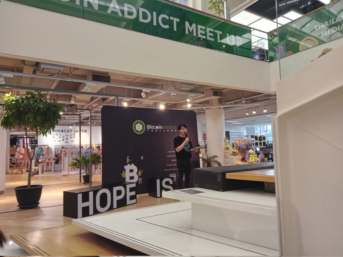 PNijaroen's tweet photo. #BitCoinAddictMeetUp https://t.co/xZwA6qjK5X