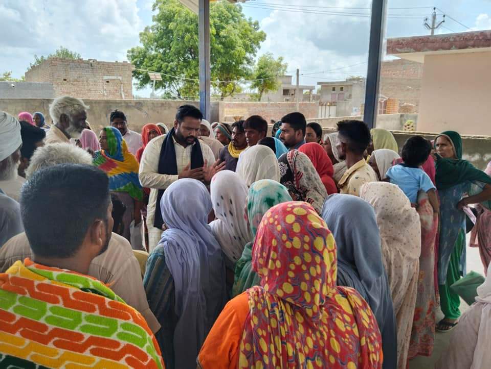 चलो मुक्तसर साहिब 
30 अगस्त को पंजाब में बसपा ,बहुजन समाज पर हो रहे जुल्म अत्याचारों के खिलाफ़ विशाल धरना करने जा रही है। संविधान के सम्मान में बीएसपी मैदान में। 
कुलदीप सिंह सरदुलगढ़ कॉर्डिनेटर बसपा पंजाब