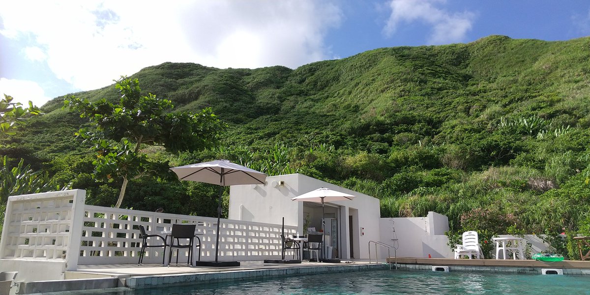 sato_a_h's tweet photo. あっという間の夏休み。
空と海と緑
#砂山ビーチ
#rescape
#sundomiyako https://t.co/CF9DXf7mCk
