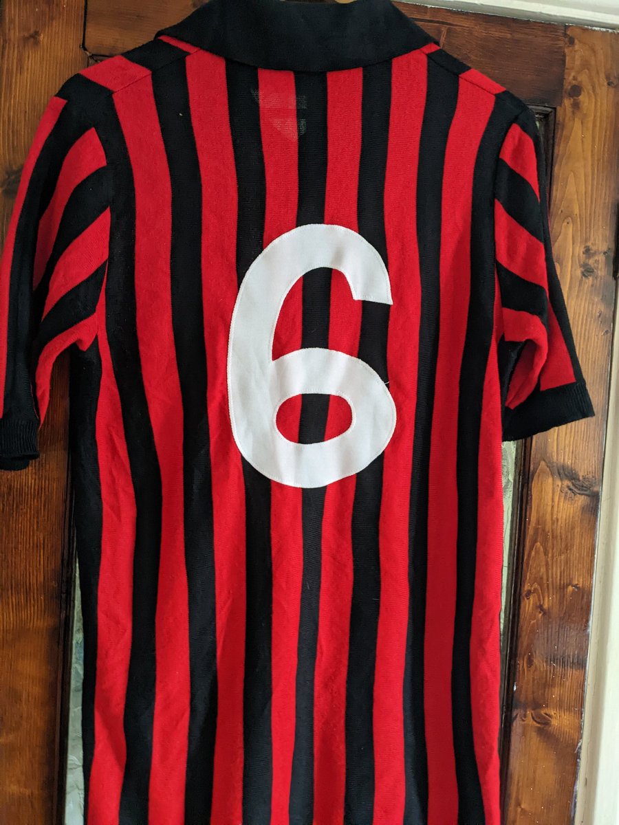 JSOH13597's tweet photo. 7 spots left on the Baresi 1984 AC Milan Ennere official reissue.

3 for £18

Last spot we are going to giveaway.

First person to guess the FIFA game under the raffle card wins the spot.

Let's get this drawn https://t.co/0Ixqpf7EoK