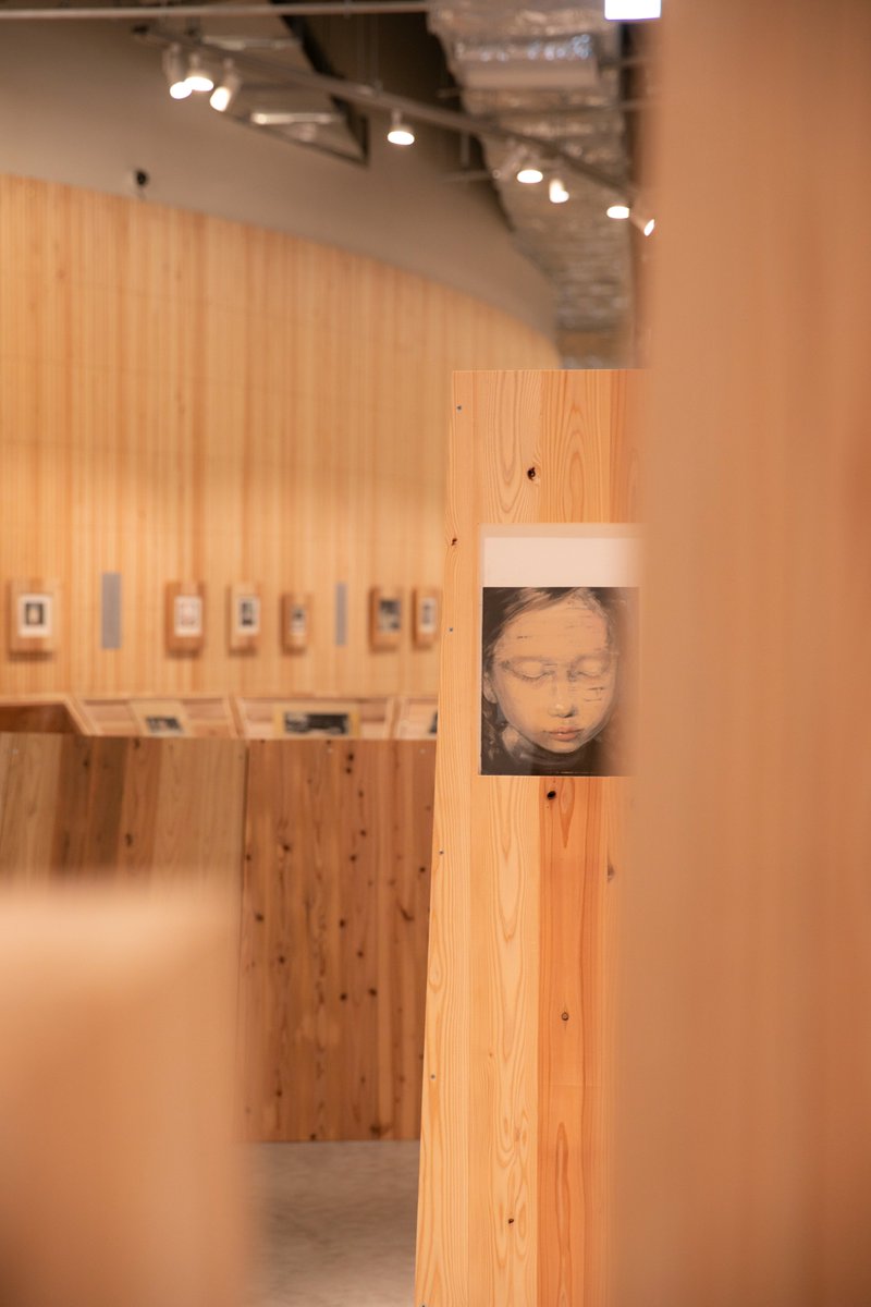 PLAY_2020's tweet photo. 【酒��駒子展、ありがとうございました】

PLAY! MUSEUMで立ち上がり、各地を巡回してきた「みみをすますように　酒井駒子」展。

兵庫県立美術館で開催した神戸会場が本日閉幕し、すべての巡回が終了となりました。たくさんのご来場、また全国より関心を寄せていただきありがとうございました。 https://t.co/BIsHpS6wO2