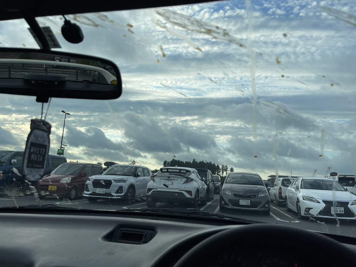 Kiyo__212's tweet photo. あみアウトレットで灰皿投げられました
車はJeepラングラーでオーナーは外国人だと思います。目撃した方いましたら
DM頂けると助かります🙏 https://t.co/xxsUKOhPhz