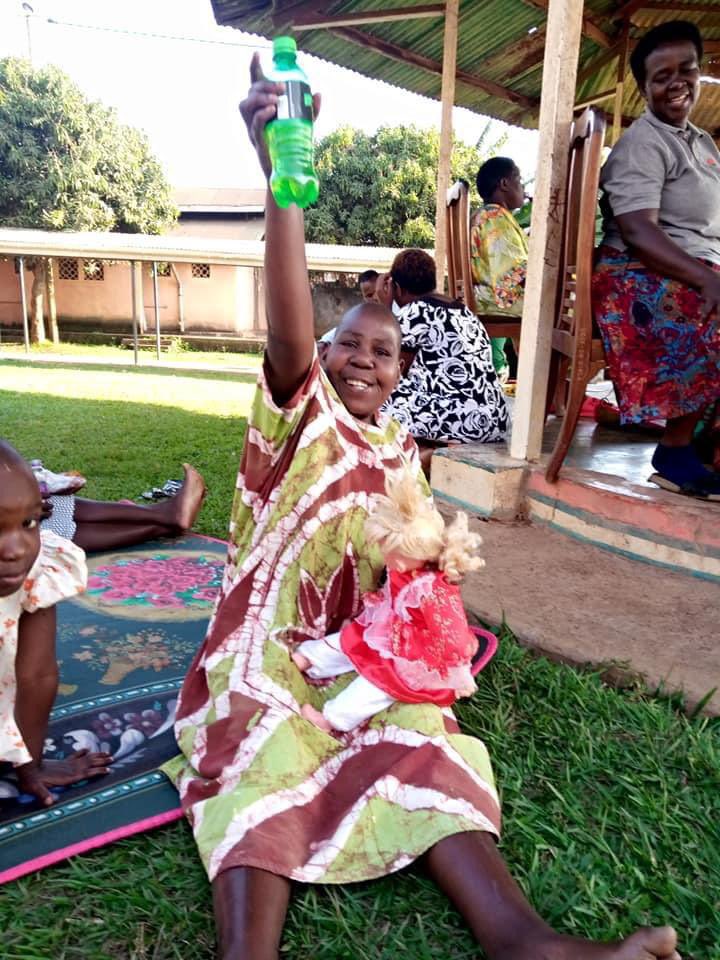 PhilipsHouse's tweet photo. Joy isn't measured by the size of a gift. Even the smallest gift of kindness can change a world . Thanks dear Kathleen Whitten Ministries, O’Neil Whitten Kathleen, Leslie O’Neil Trmell Kathleen and friends. It's what you give that makes an impact on this world https://t.co/IzVJkVxsnw