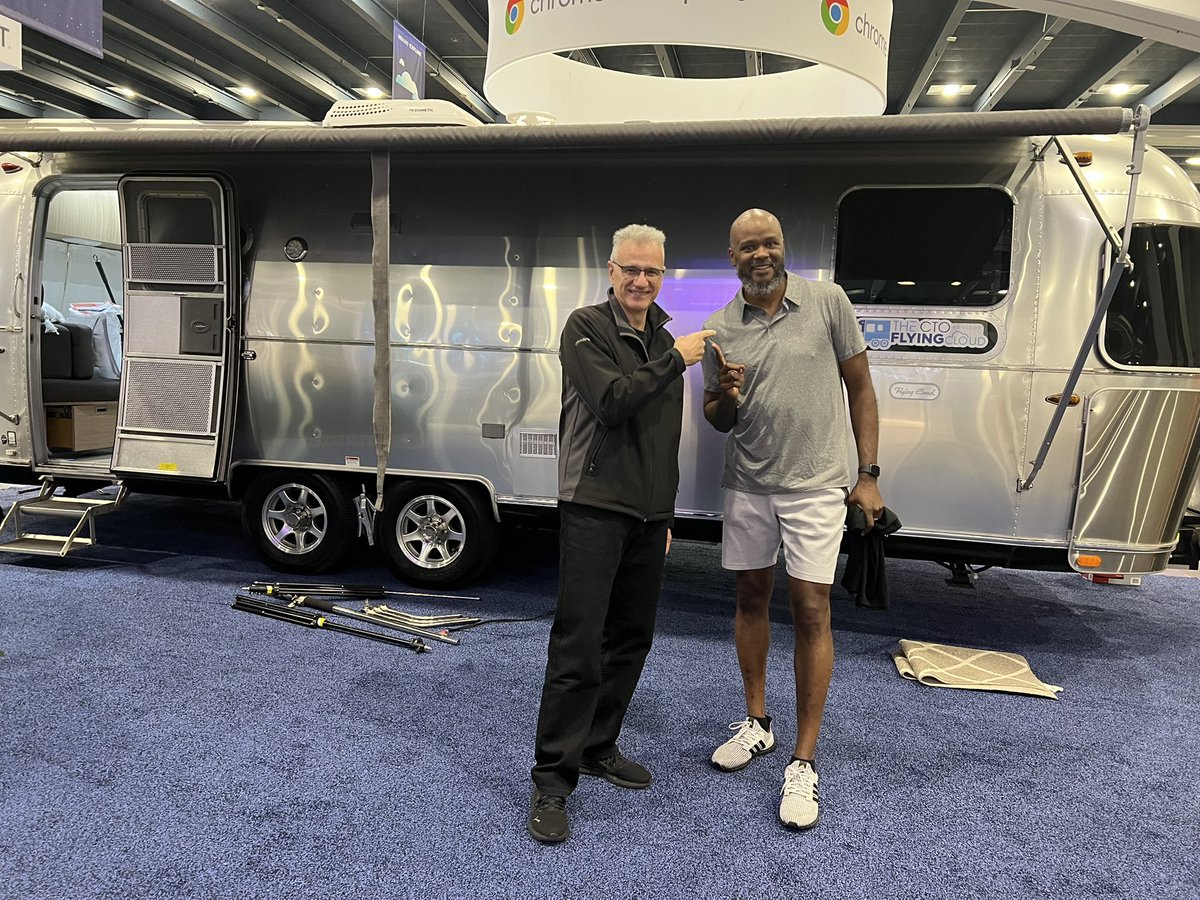 CTOAdvisor's tweet image. Look who stopped by the @Airstream_Inc at #VMwareExplore right after we placed it on the Expo hall floor. @CareAndKickButt #CTOARoadTrip