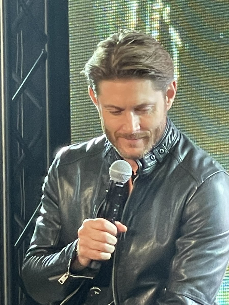 simogiuli's tweet photo. Hello Jensen... #jibcon #jib12 #rome https://t.co/MSoF7aiWFD