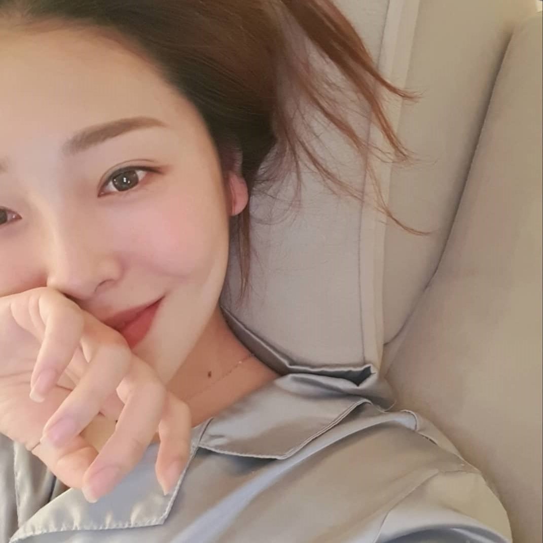 kimsh566's tweet photo. 쪽지 보낼때 나이 않보내시면 답장 안해요 
#섹트 #아줌마 #유부녀 #일탈녀 https://t.co/83AE1DnPqm